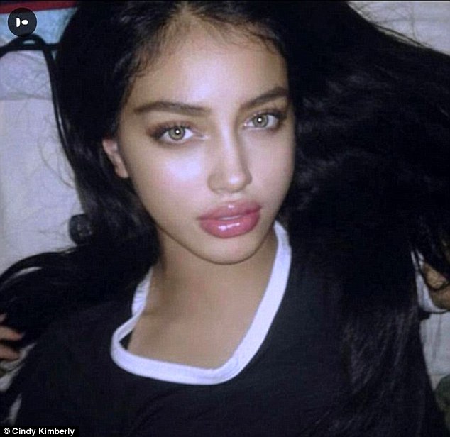 306E5A6300000578-3410278-Fame_Bieber_put_Cindy_Kimberly_on_the_map_after_posting_this_pic-a-26_1453454272384