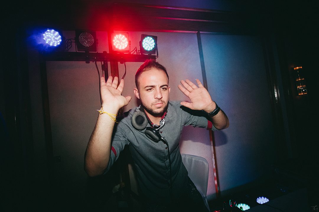 dj2