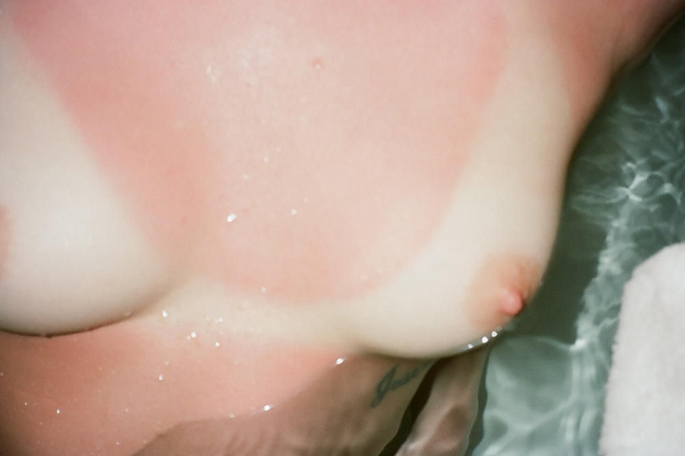 miley_cyrus_topless-8