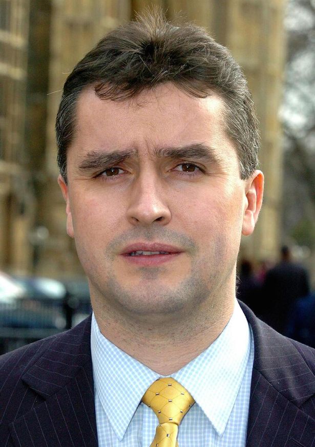 Angus-MacNeil