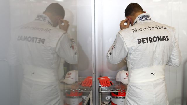 schumi-china12-mirror-standing640