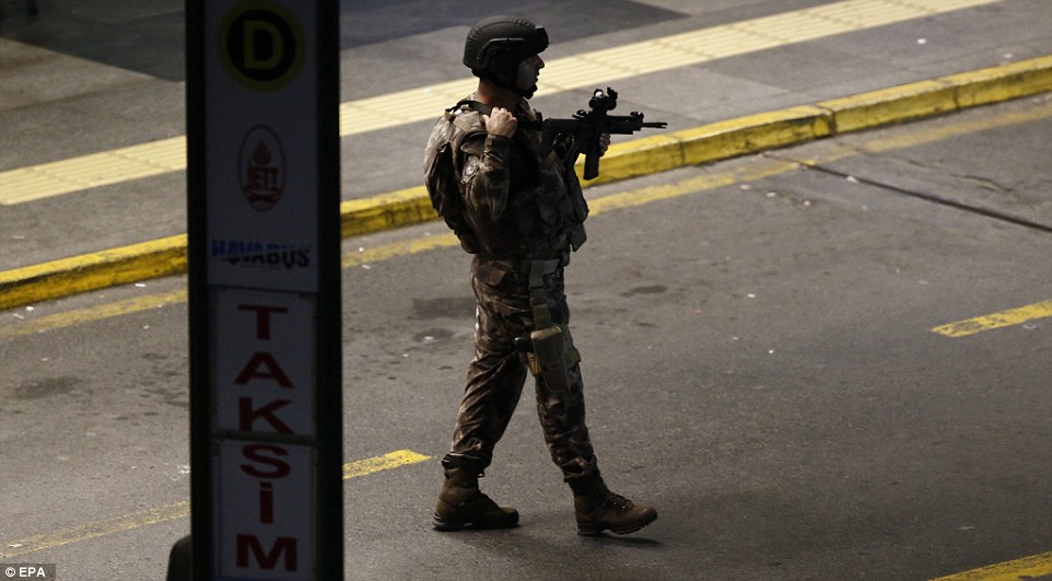 35C3D20000000578-3664710-Turkish_special_forces_members_secure_the_area_after_a_suicide_b-a-15_1467156130677