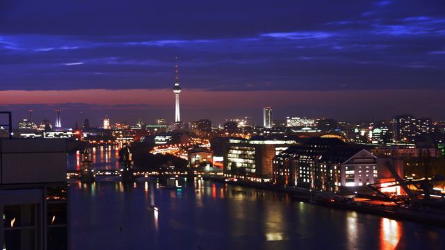berlin_mitte_by_night