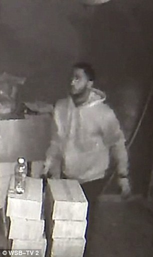 38B881DD00000578-3804112-image-a-53_1474638993610