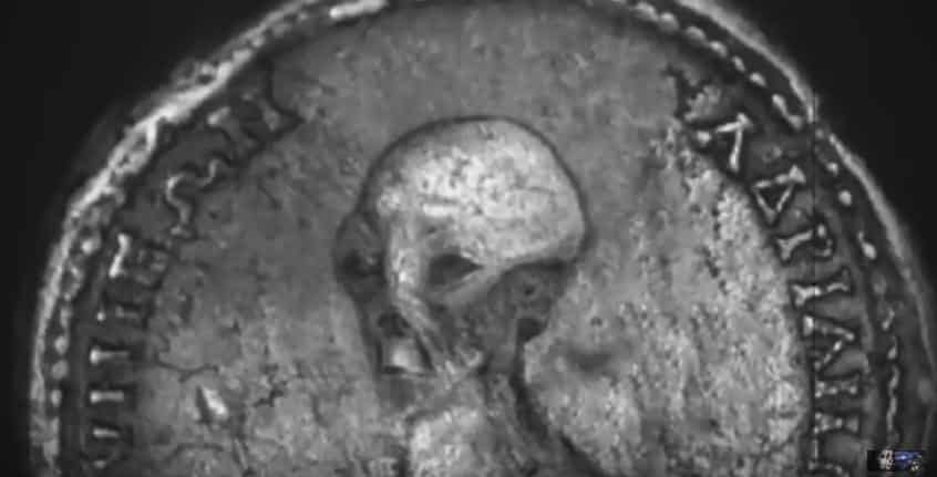 mysteriys-con-alien-min  Βρήκαν νόμισμα με… κεφαλή ΕΞΩΓΗΙΝΟΥ και ελληνική γραφή στην ΑΙΓΥΠΤΟ! (ΦΩΤΟ&ΒΙΝΤΕΟ) mysteriys con alien min