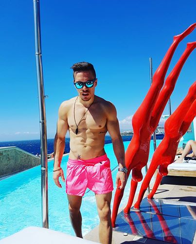 petrounias
