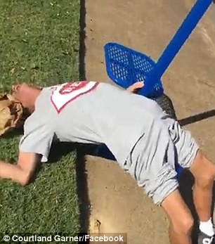 392295BC00000578-3830456-One_of_the_drug_users_identified_by_paramedics_as_a_long_time_ad-m-16_1476107450758