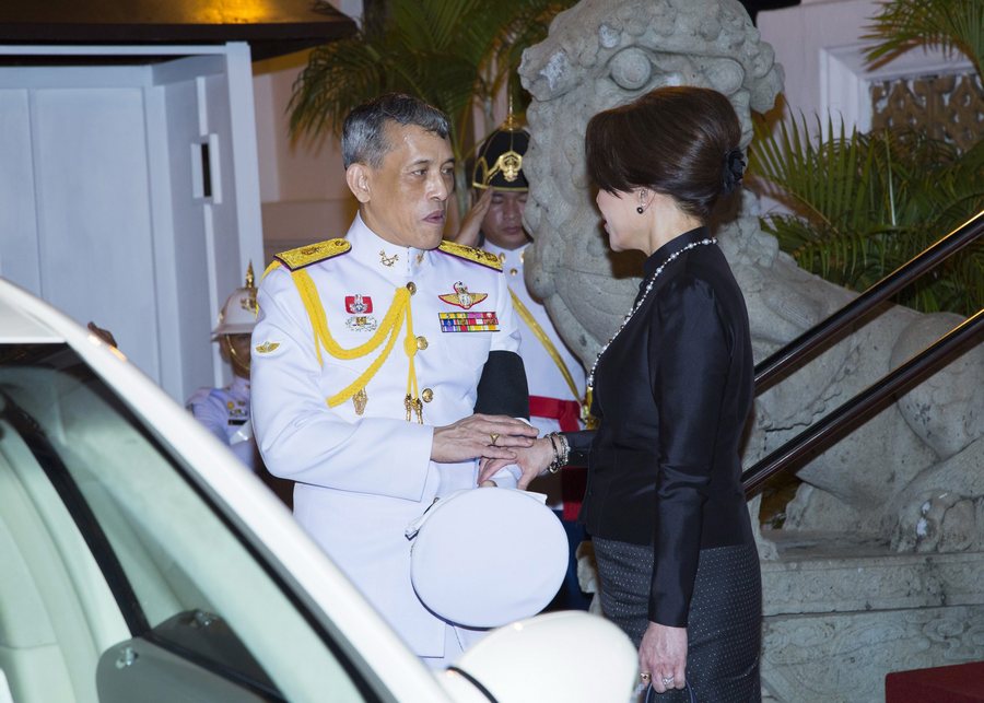 epa05597168 A Royal Household Bureau handout picture made available on 22 October 2016 shows Thai Crown Prince Maha Vajiralongkorn (L) chatting with his older sister Princess Ubolratana Rajankaya (R) during a royal religious merit making ceremony as part of the royal funeral ceremony for late Thai King Bhumibol Adulyadej at Dusit Maha Prasart Throne Hall, Grand Palace, Bangkok, Thailand, 21 October 2016. King Bhumibol, the world's longest reigning monarch died at the age of 88 in Siriraj hospital on 13 October 2016.  EPA/ROYAL HOUSEHOLD BUREAU  HANDOUT EDITORIAL USE ONLY/NO SALES