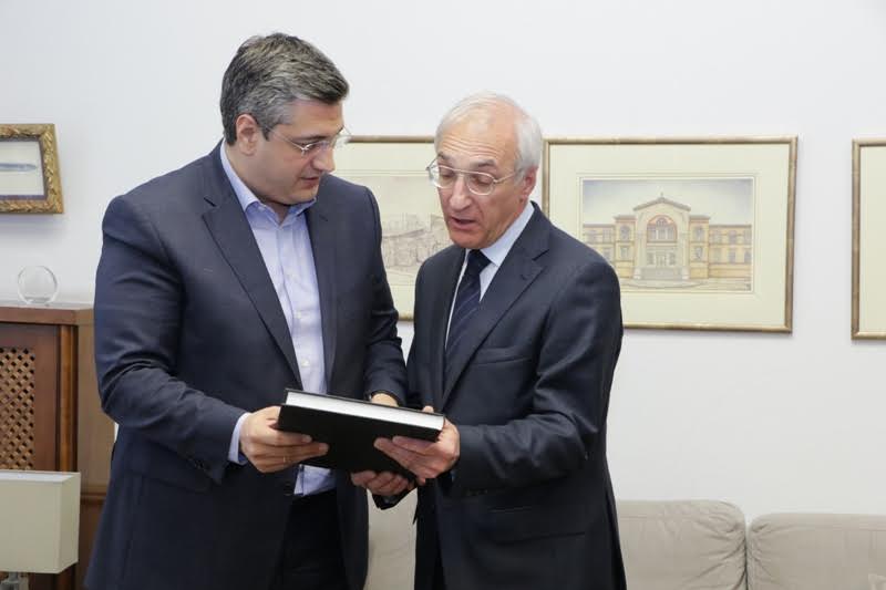 tzitzikostas3