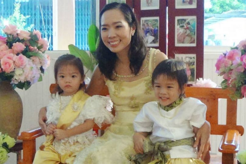 PAY-ExPix_Three_year_old_twins_Marry2