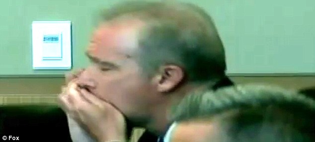 article-2166303-13d7a6c2000005dc-72_634x286