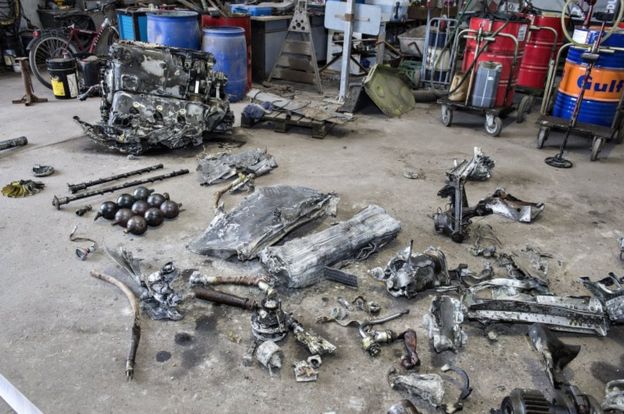 _94974876_planedebris