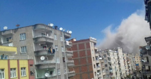 son-dakika-diyarbakir-da-patlama-9485325_7579_300