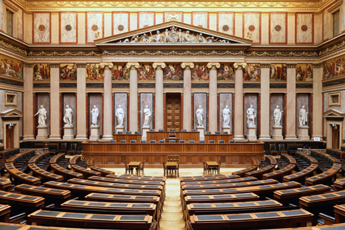 Historischer_Sitzungssaal_vorne_©Parlamentsdirektion_Mike_Ranz
