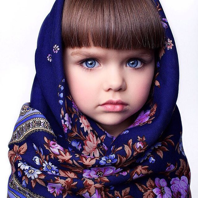 8b78c77c53b781f362e7e1c83add1091--candies-blue-eyes