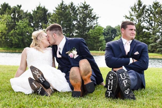 newlyweds-best-man-funny-third-wheel-photos-lindsey-berger-2-5a3cb7575aa15_700