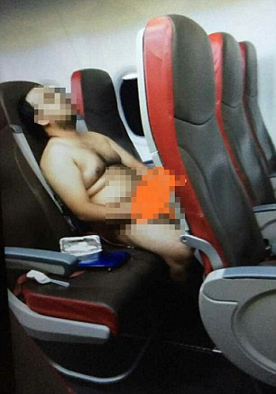Bagladeshi.naked_.man_.49DCAD8400000578-5462937-image-a-11_1520242067576