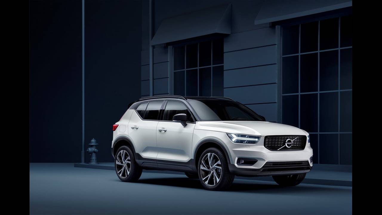 VOLVO-XC40-1
