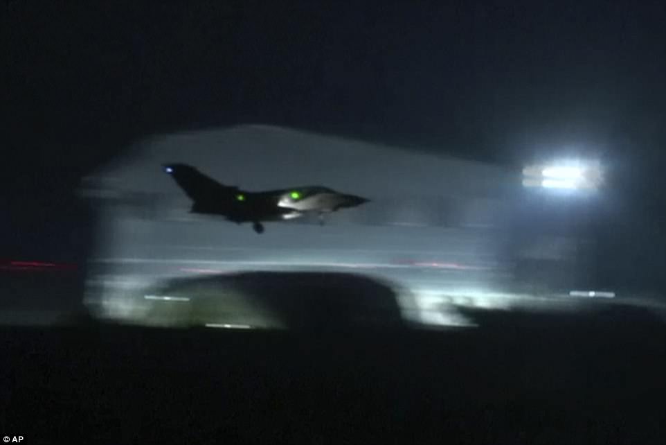 4B23808E00000578-5614593-A_fighter_jet_lands_at_Akrotiri_military_British_Royal_Air_Force-a-35_1523681666583