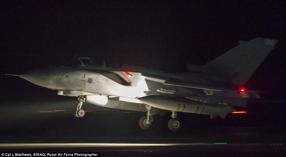 4B23EDFC00000578-5614593-An_RAF_Tornado_comes_into_land_at_RAF_Akrotiri_after_concluding_-a-16_1523686622867