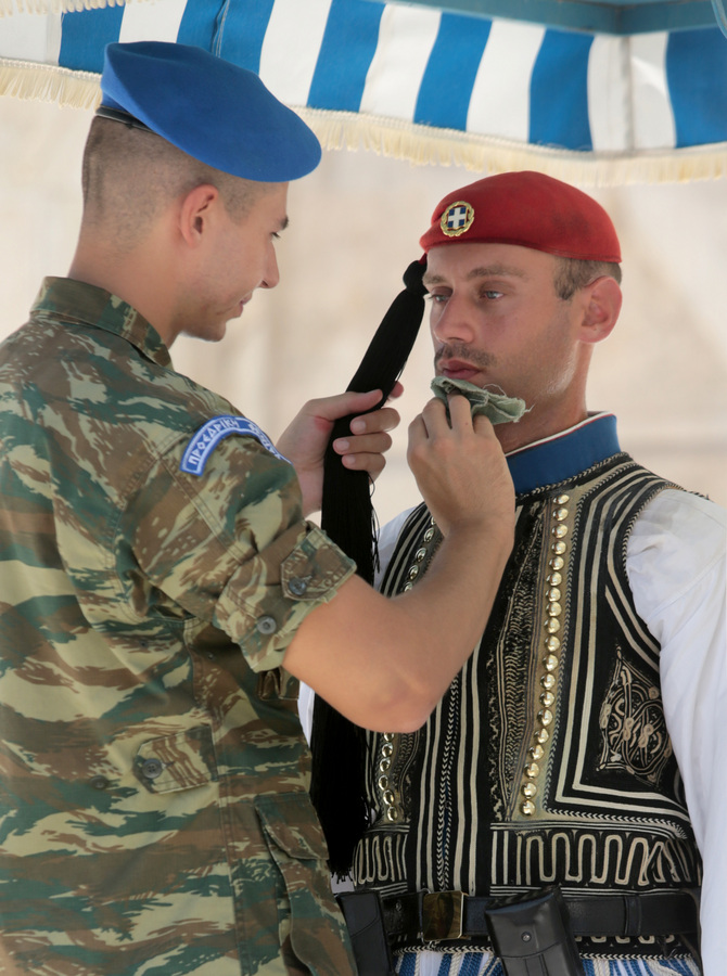 ΑΘΗΝΑ ΣΥΝΤΑΓΜΑ ΖΕΣΤΗ