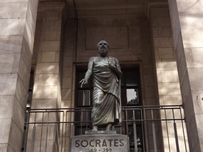 Socrates_en_Biblioteca_Nacional-696x522