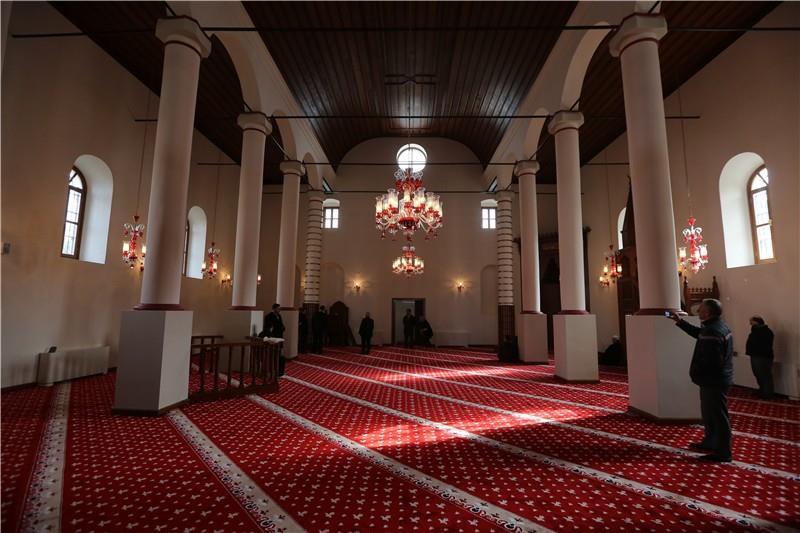 Osmanli-Mosque-in-Arnavutkoy-Turkey-02