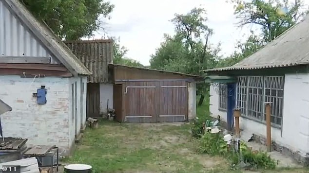 22010144-7772493-After_murdering_the_couple_Andreev_took_Yury_s_Volkswagen_Touare-a-56_1575902554426