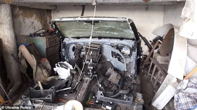 22010152-7772493-A_year_later_Andreev_tried_to_sell_the_parts_of_the_car_on_the_I-a-51_1575902433849