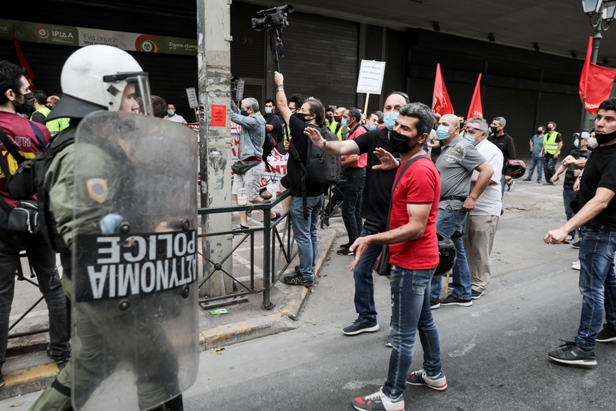 Συγκέντρωση του Συνδικάτου Οικοδόμων στο Υπουργείο Εργασίας Δευτέρα 31 Μαϊου 2021( EUROKINISSI / ΓΙΑΝΝΗΣ ΠΑΝΑΓΟΠΟΥΛΟΣ)