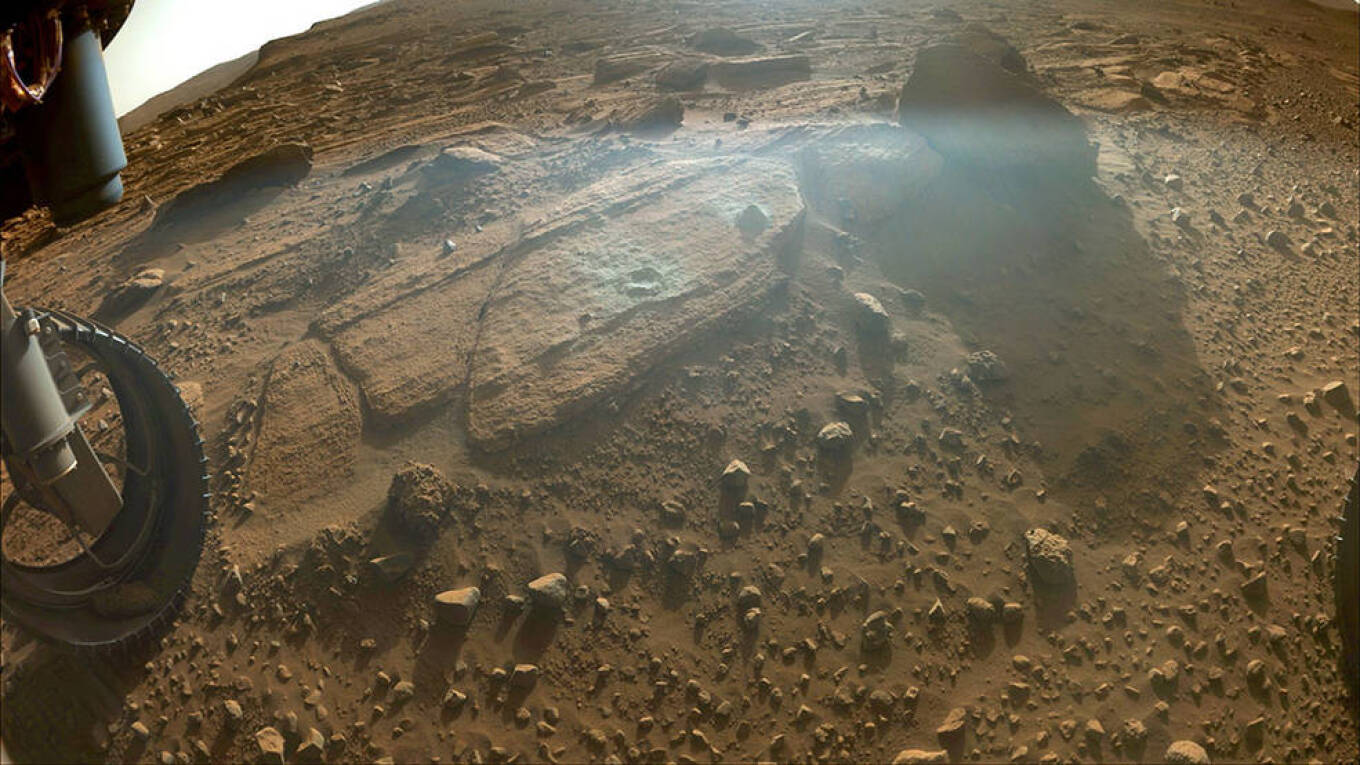 1-pia25688-1041
