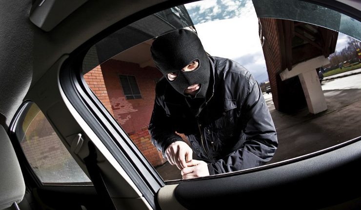 robber and the thief hijacks the car
