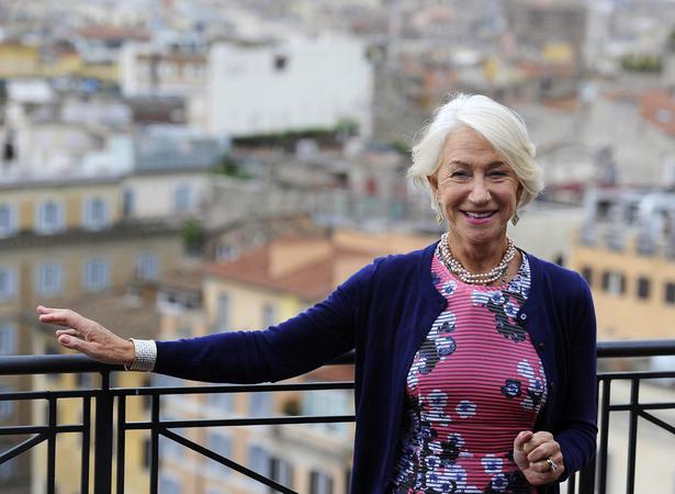 epa04960114 British actress/cast member Helen Mirren poses for photographers during a photocall for 'Woman in Gold' in Rome, Italy, 02 October 2015. The movie will be released in Italian theaters on 15 October 2015. EPA/GIORGIO ONORATI