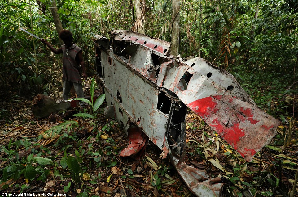 3B12281700000578-4003520-Debris_of_Imperial_Japan_fighter_Zero_remains_in_a_jungle_on_Sep-m-79_1480982606028