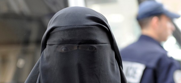 A-woman-wearing-a-burqa-i-014-600x275