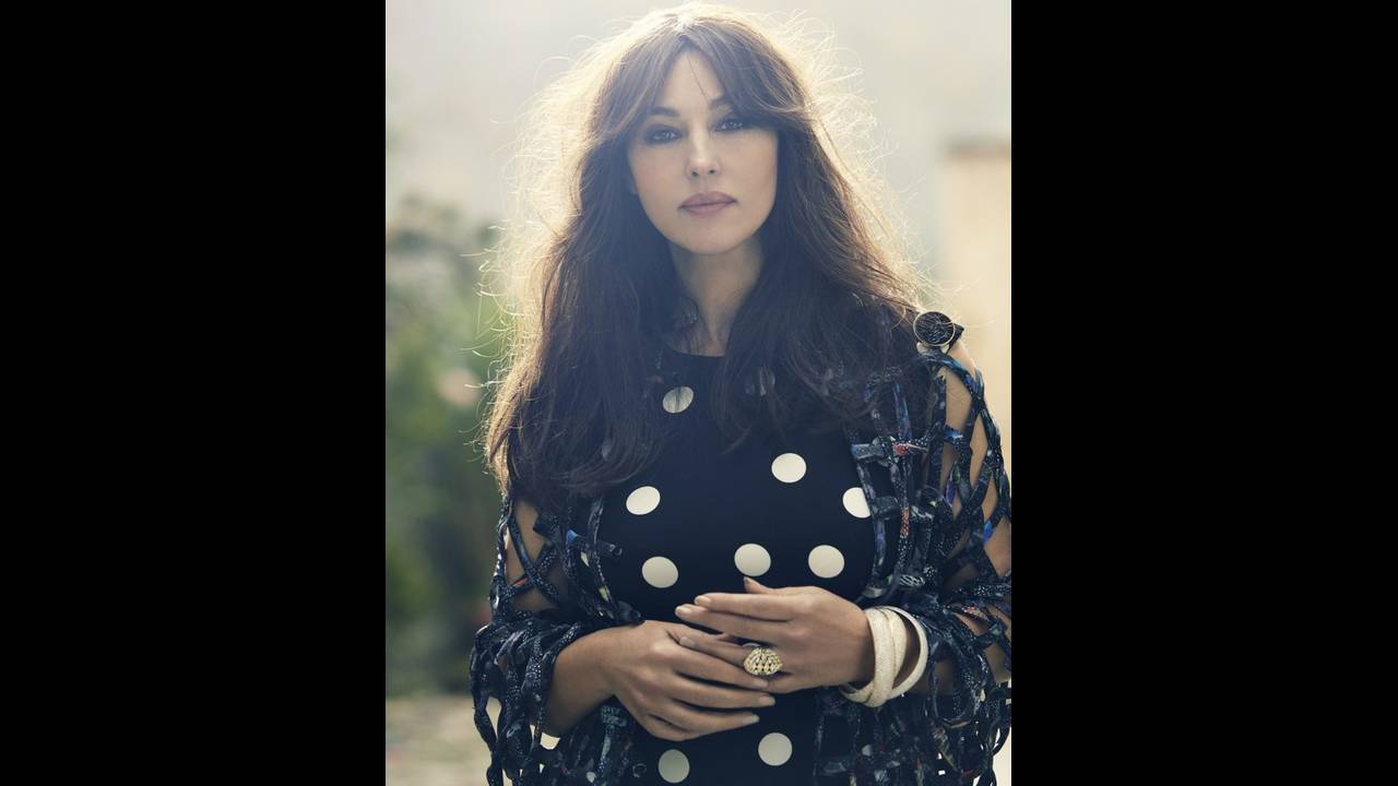 Monica-Bellucci-photographed-by-Gilles-Marie-Zimmermann-for-Esquire-China-3-816x1024