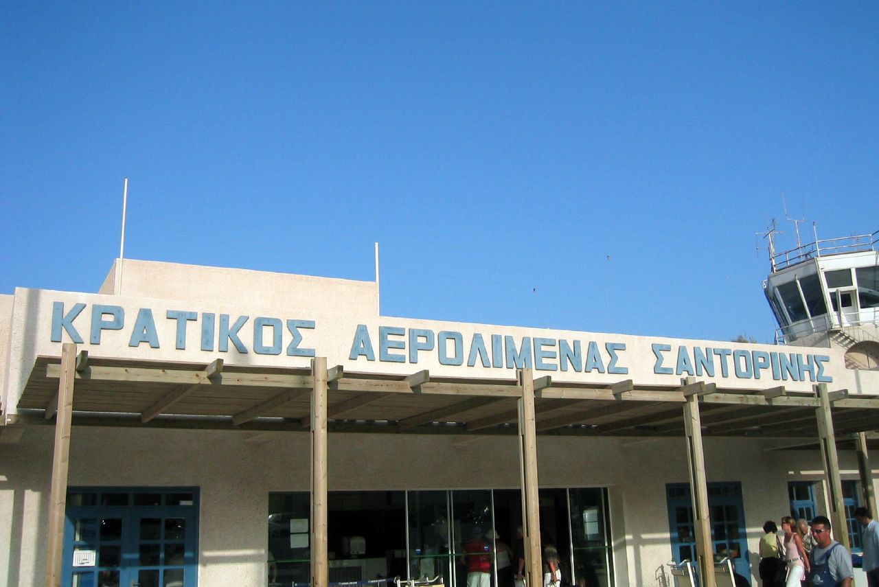 greece_santorini_airport_1281116_o