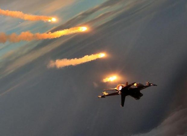 Turkish-F-16-using-flares-630x472-620x450