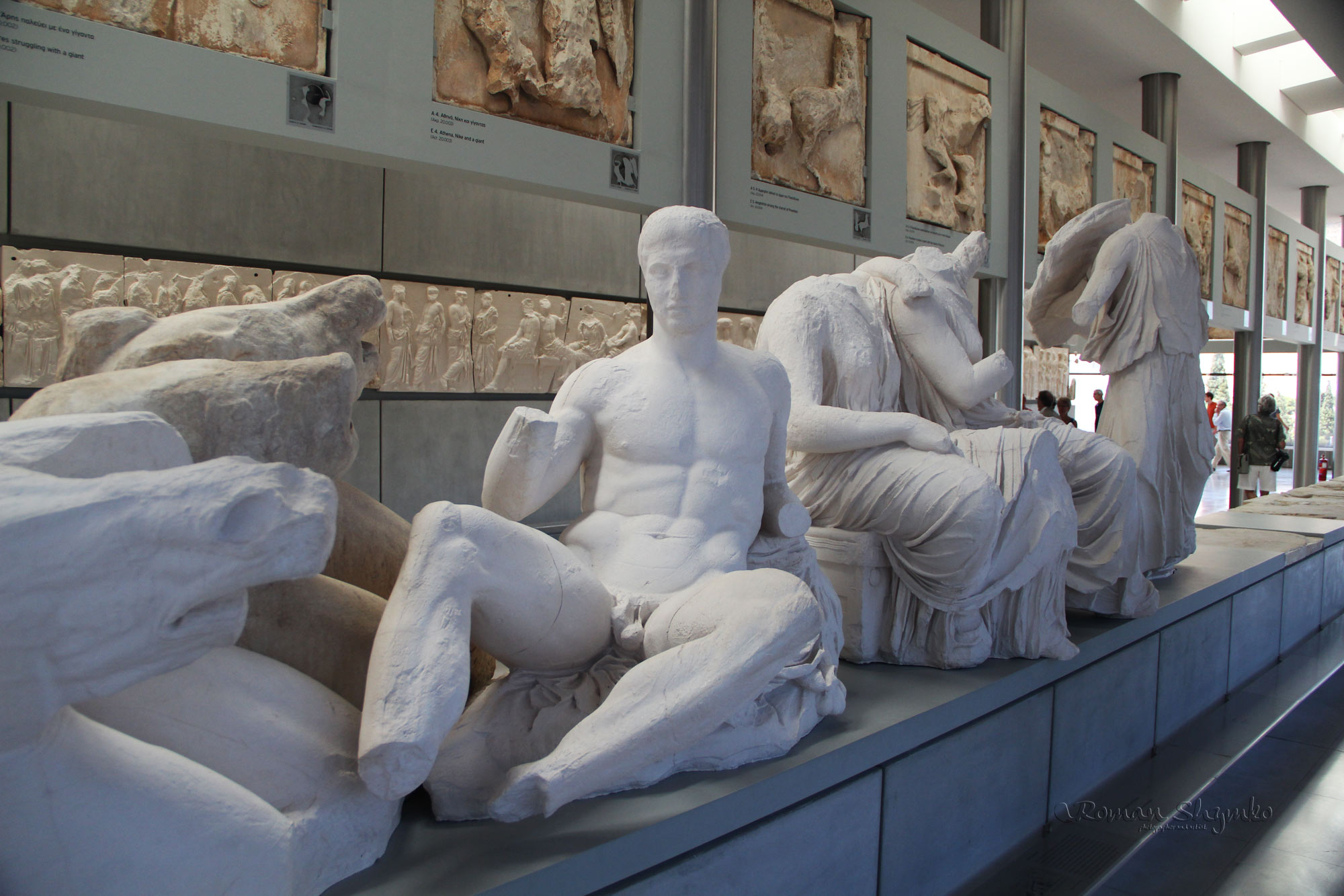 naked-male-statue-museum-ancient-corinth-20151456.jpg 1
