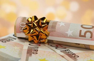 Απίστευτο Εργοδότες ζητούν πίσω τα χρήματα του δώρου των Χριστουγέννων
