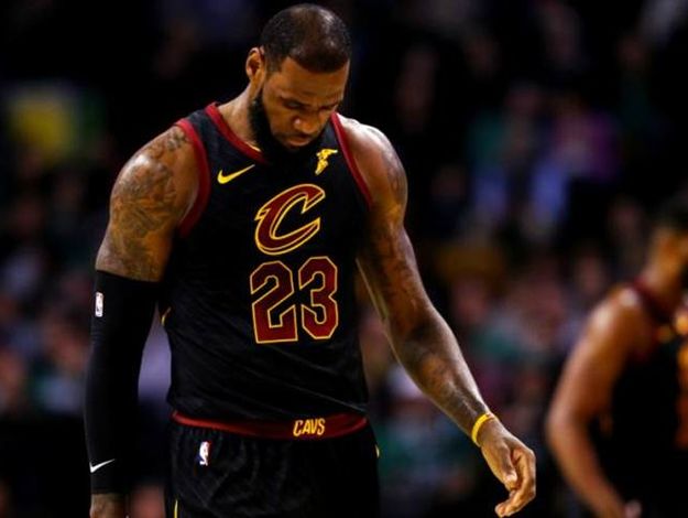 Lebron-cavs-nba-disappointed-625x470