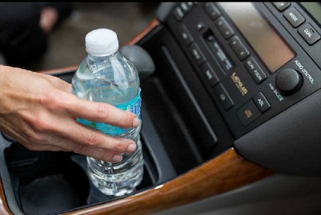 bottled-water-in-car