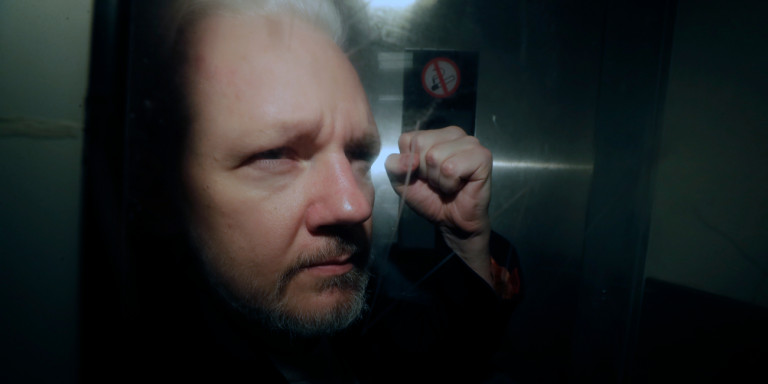 Julian-Assange-ipa-diki-2-5-19