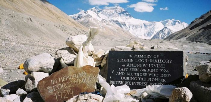 Everest-Deaths-Mallory-and-Irvine-Memorial-700x340