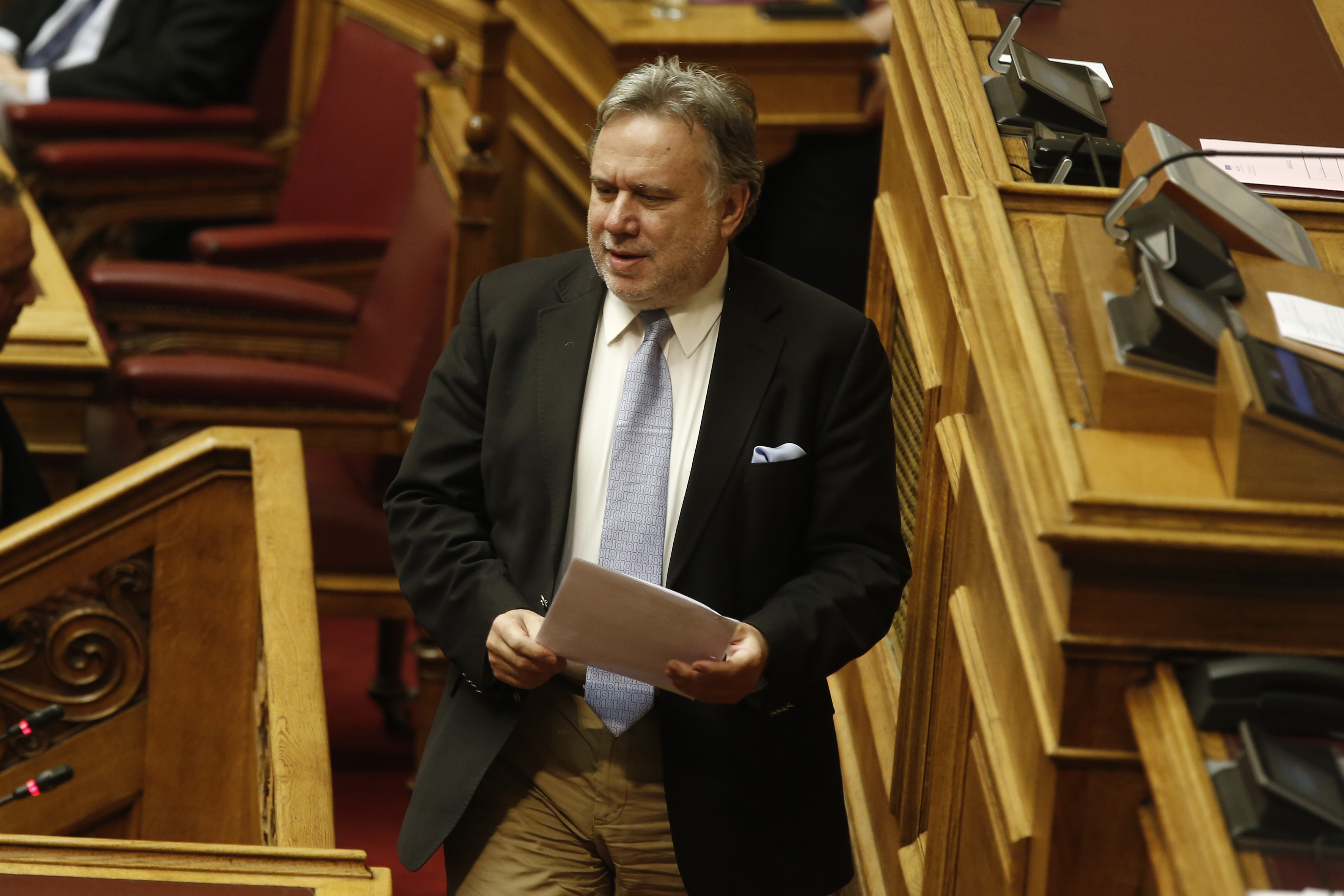Ο αναπληρωτής υπουργός Εξωτερικών,αρμόδιος για Ευρωπαϊκές Υποθέσεις Γιώργος Κατρούγκαλος μιλάει από το βήμα της Βουλής στη συζήτηση για τη πρόταση δυσπιστίας που κατέθεσε ο πρόεδρος της ΝΔ Κυριάκος Μητσοτάκης στην αίθουσα της Ολομέλειας της Βουλής, Πέμπτη 14 Ιουνίου 2018. ΑΠΕ-ΜΠΕ/ΑΠΕ-ΜΠΕ/ΑΛΕΞΑΝΔΡΟΣ ΒΛΑΧΟΣ