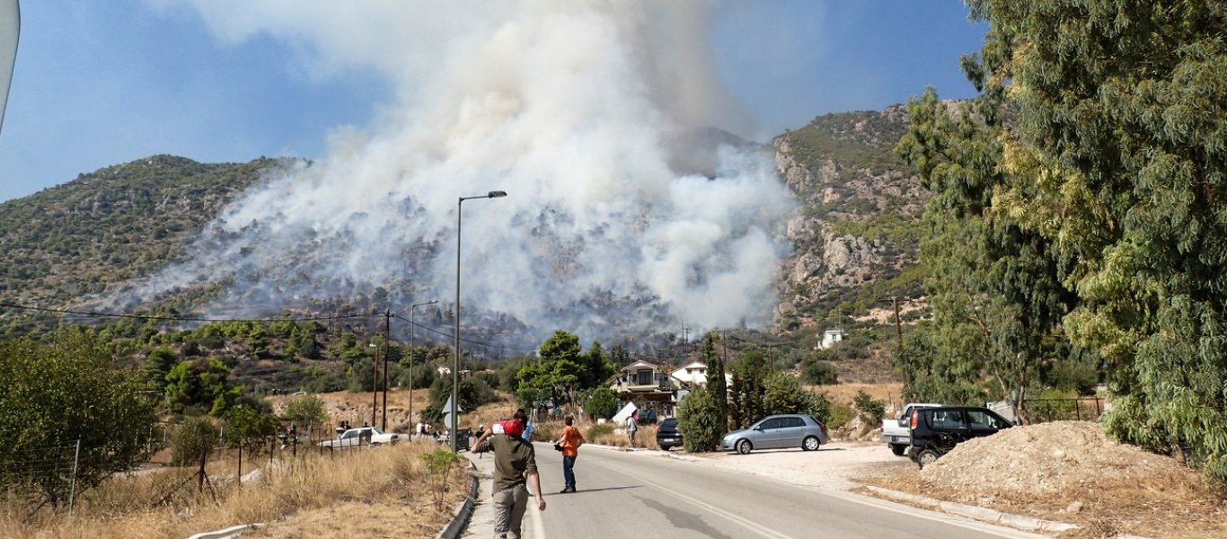 se-ekseliksi-fwtia-se-agrotiki-ektasi-sto-loutraki-vid_13.w_hr