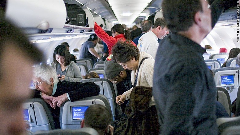 170412120738-crowded-plane-boarding-780x439