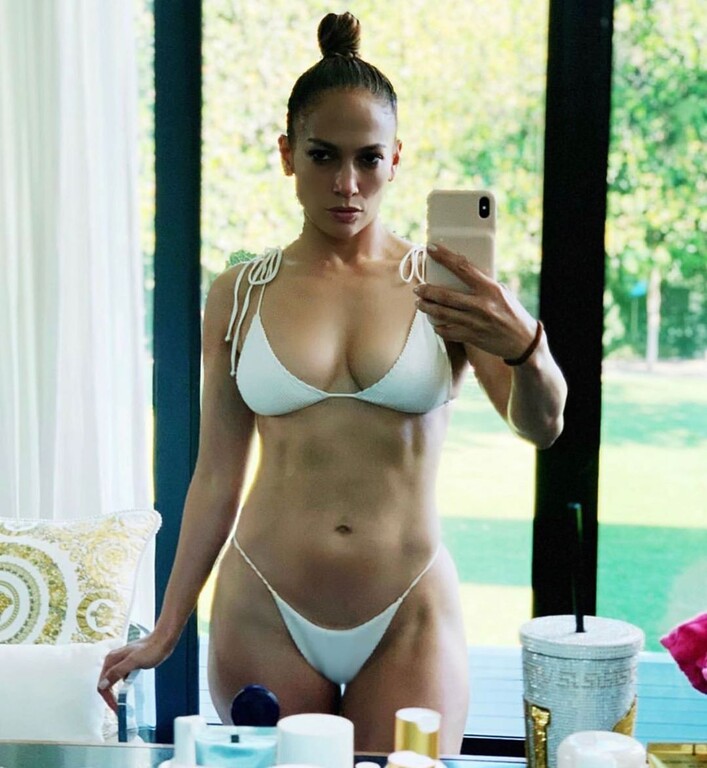Jennifer-Lopez-Hot