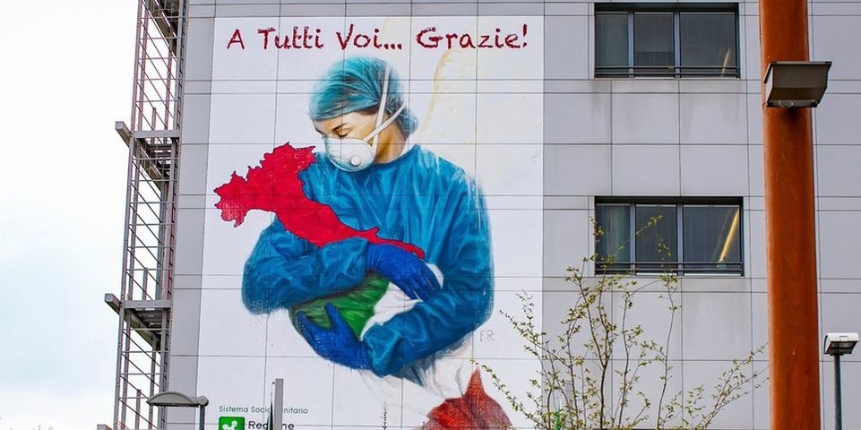 A mural, depicting nurse embracing Italy, posted on the hospital of Pope John XXIII in solidarity with the health workers
Coronavirus Outbreak, Bergamo, Italy - 13 Mar 2020, Image: 505963663, License: Rights-managed, Restrictions: , Model Release: no, Credit line: Foto #;Sergio Agazzi / Shutterstock Editorial / Profimedia