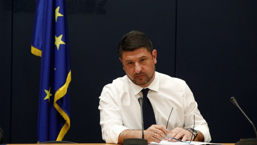 Apokleietai Na Einai O G G Politikhs Prostasias Se Ayth Thn Fwtografia Kyrie Xardalia Eseis Eiste Fwto Makeleio Gr